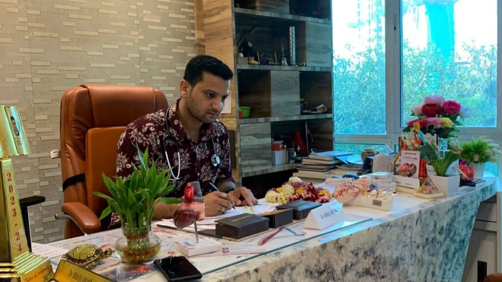 Dr. Raghuveer Singh Deora of CORDIS Criticare treated Nikesh Jain Madhani’s father Tarachand