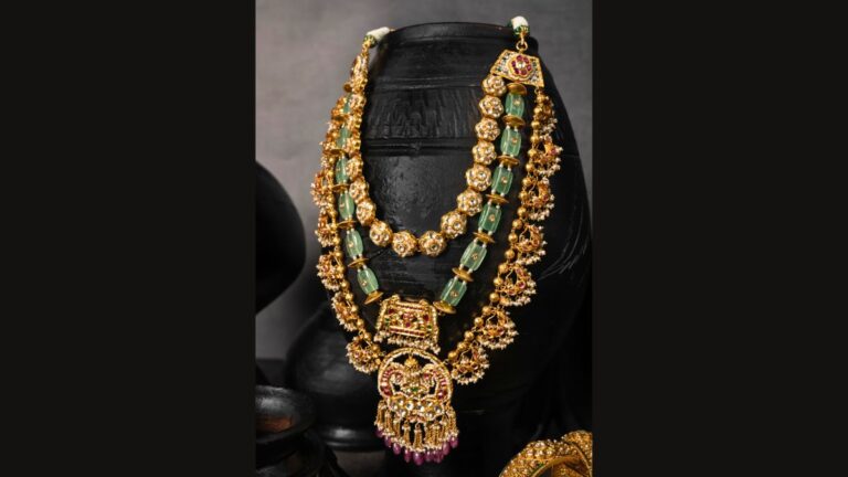 Zaveri and Co.  Celebrates the glamour of Heeramandi with Elegant New Collection