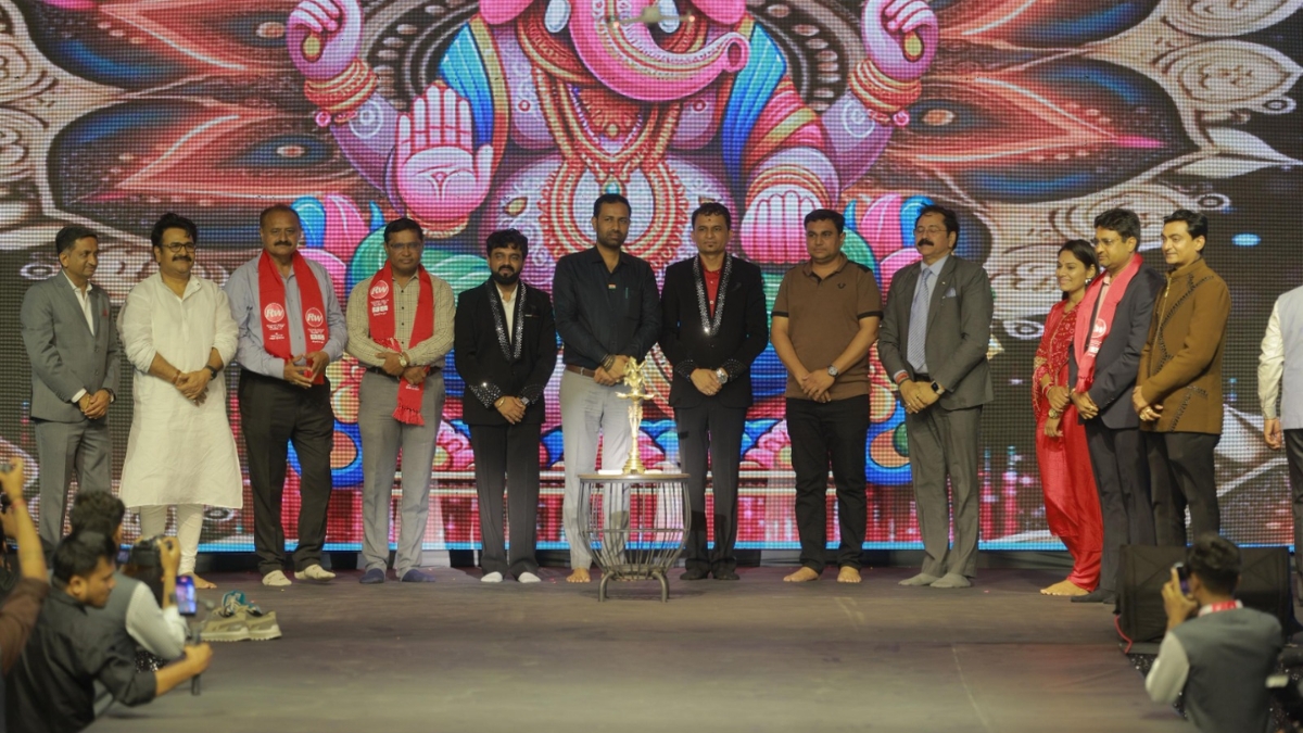 Surat Witnesses One of India’s Grandest Fashion Show Experiences with ‘Fashion Show 2026’ by Red & White Skill Education